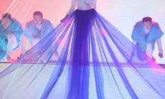 The Remix: Pha Lê nhất định không hát nhép